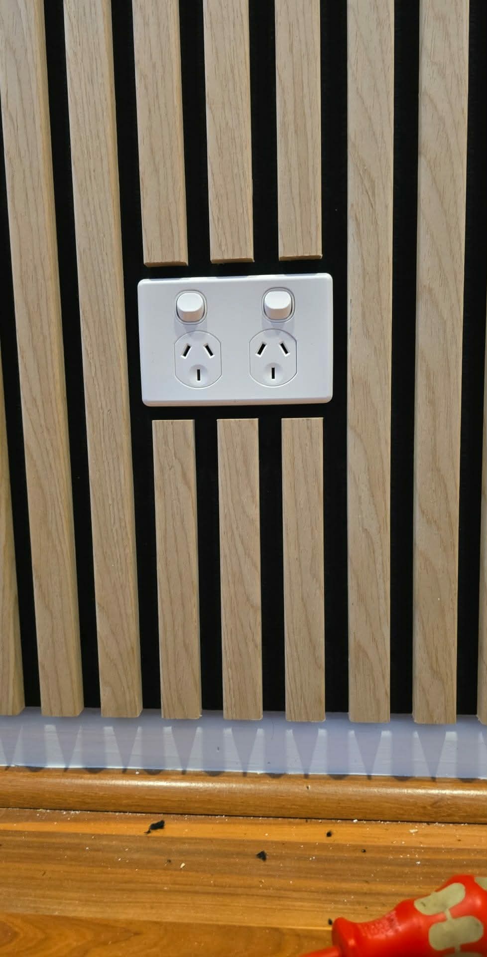 Acoustic Panel:    OAK